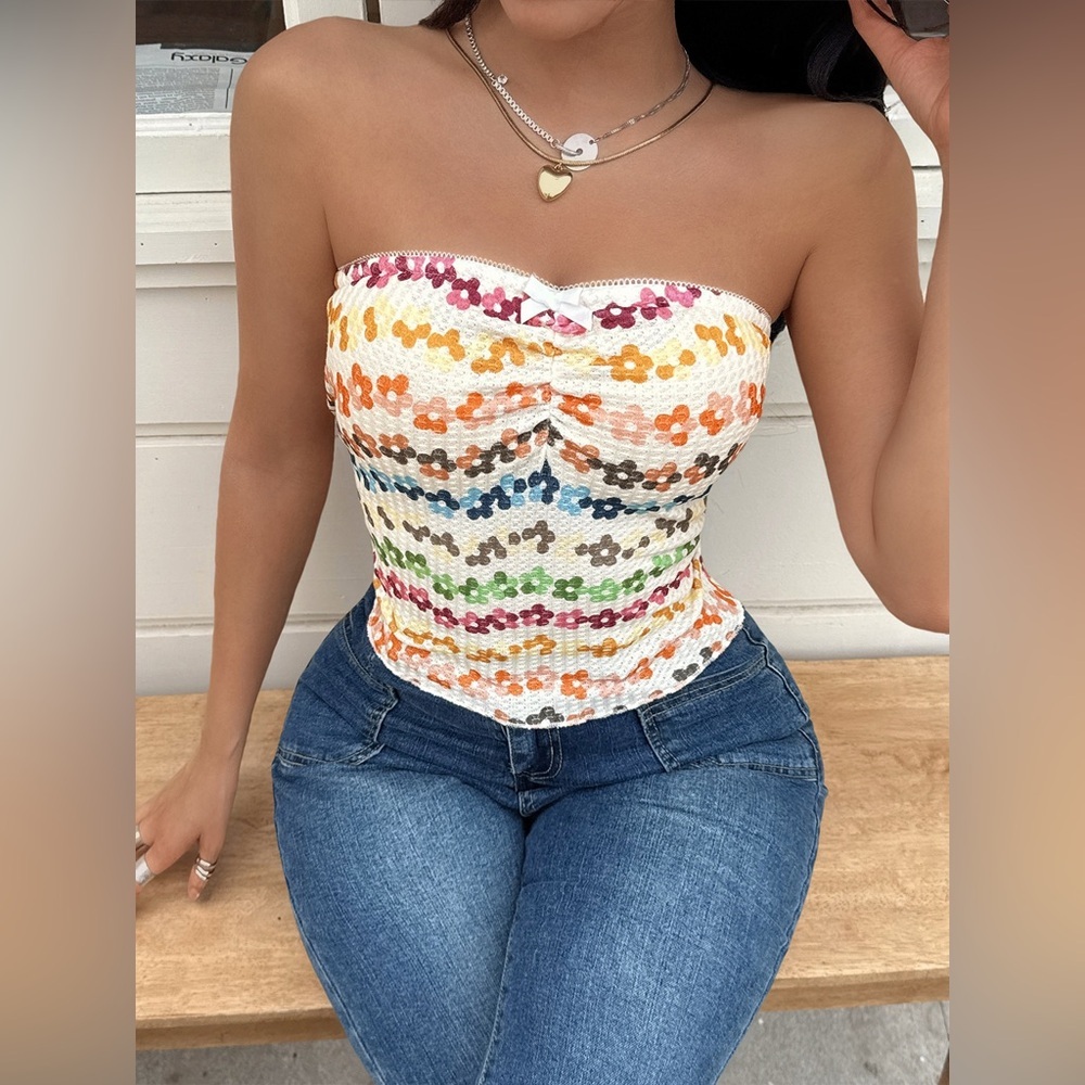 Floral Ruched Tube Top - Picture 5 of 6